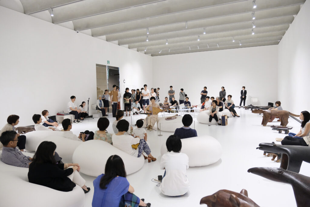 東京都庭園美術館「ブラジル先住民族の椅子展」コンサート