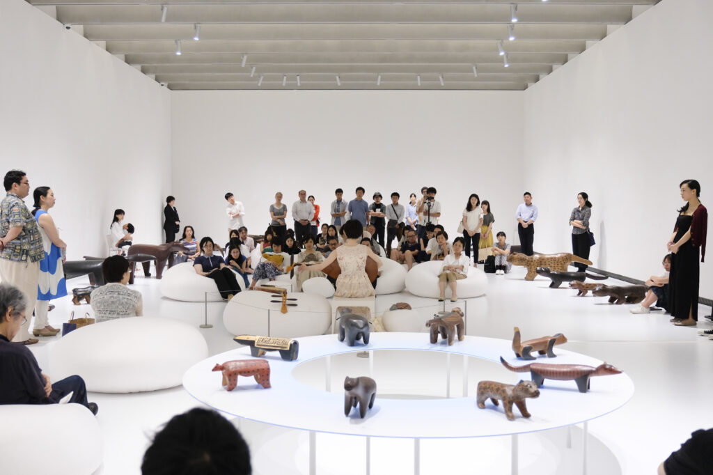 東京都庭園美術館「ブラジル先住民族の椅子展」コンサート
